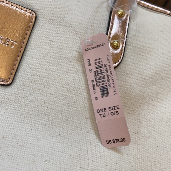 NWT Victoria’s Secret duffel - Picture 4 of 4